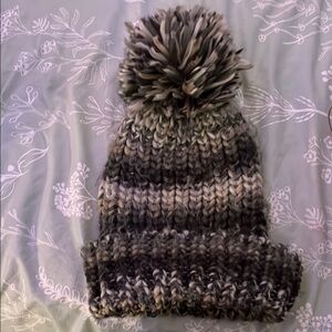 American Eagle Outfitters Multicolor Knit Pom-Pom Beanie